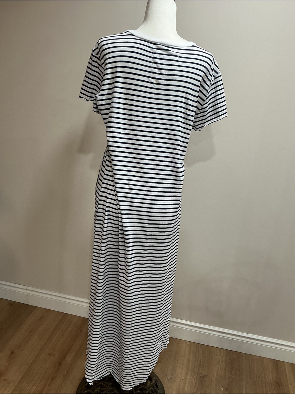 Frank and Eileen Harper 
Perfect Tee Maxi Dress black and white strip  large - Picture 5 of 7